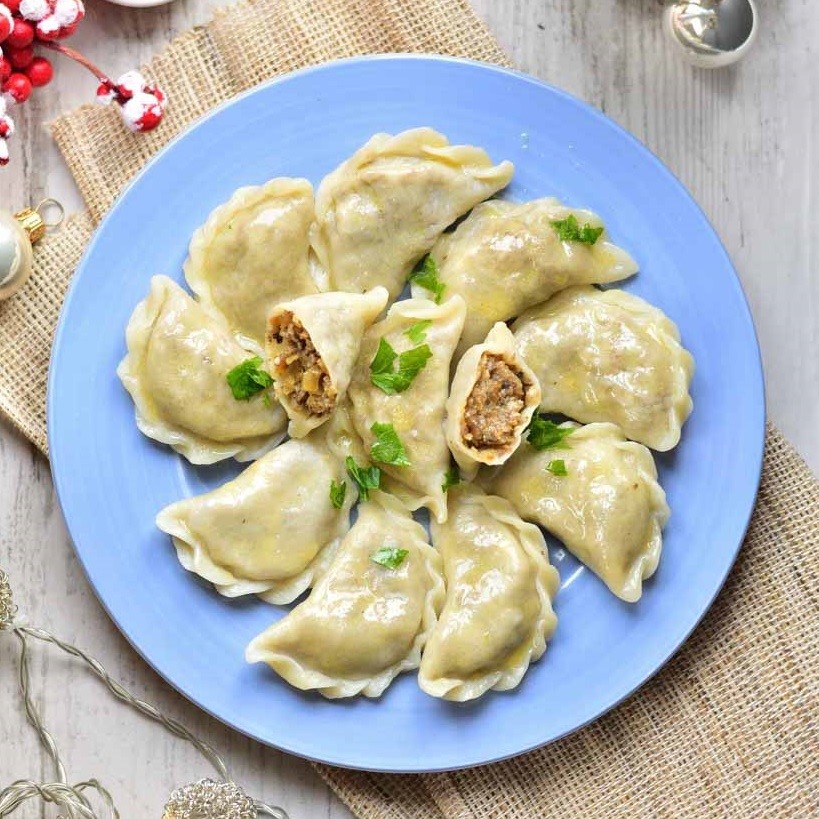 Dumplings stuffed with cabbage and mushrooms (10pcs)